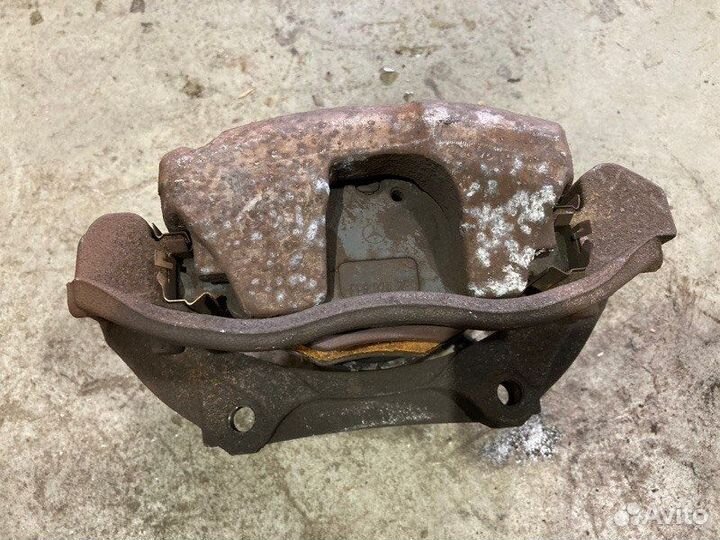 Суппорт передний правый Mercedes-Benz E-Class W211