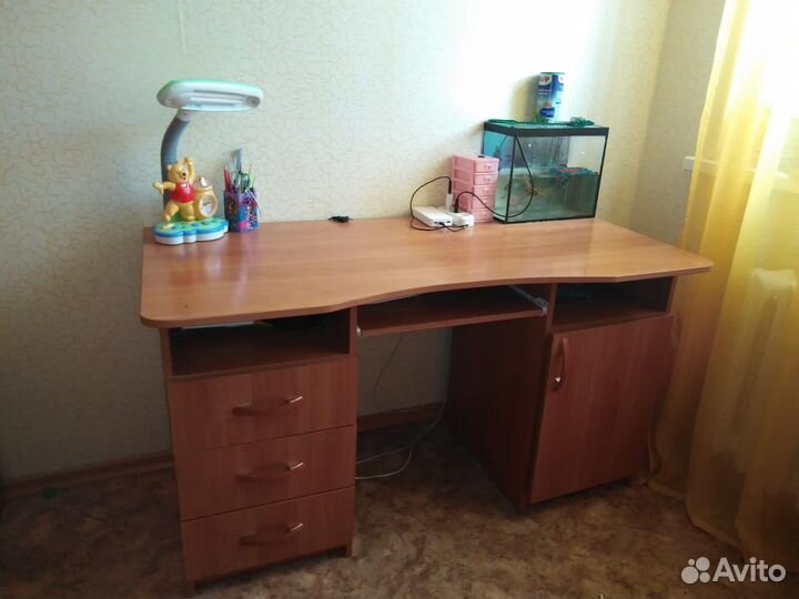 Компьютерный стол