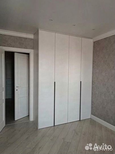 Шкаф в потолок