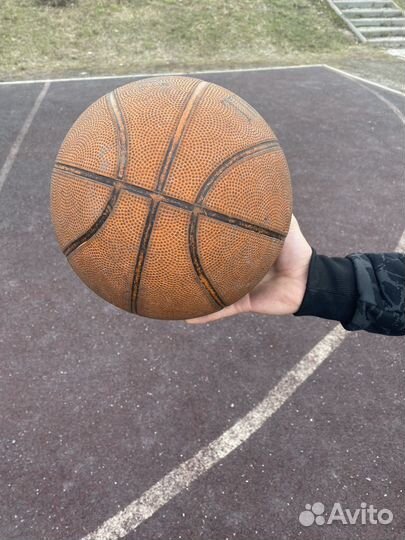 Баскетбольный мяч