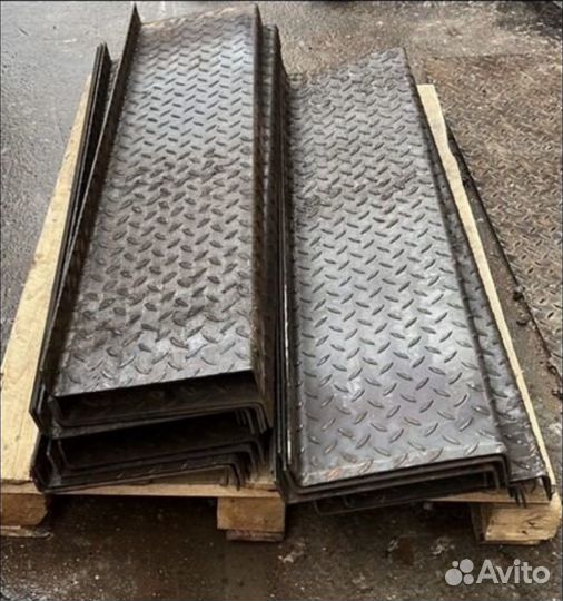 Ступеньки чечевица ромб гладкий лист ступени