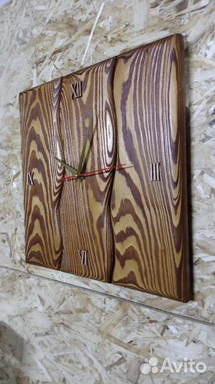 Часы из массива дерева ручной работы