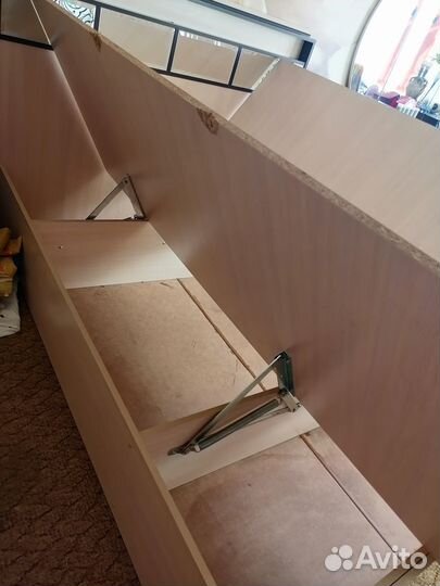 Продам двухспальную кровать б/у