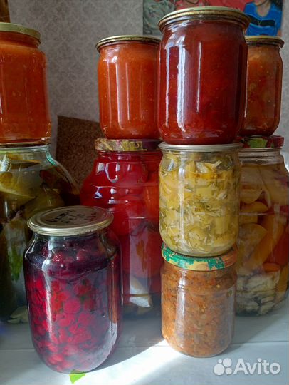Домашние заготовки(соленья, салаты, варенье)