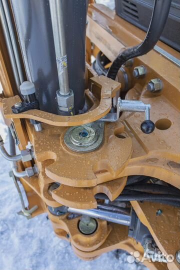 Экскаватор-погрузчик Case 570SV, 2024