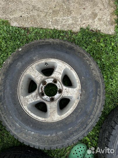 Nokian Tyres Hakkapeliitta LT2 285/75 R16