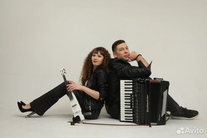 Живая музыка (скрипка + аккордеон)