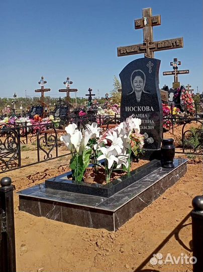 Памятники из натурального камня гранита и мрамора