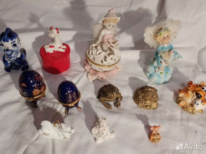 Статуэтки, шкатулочки