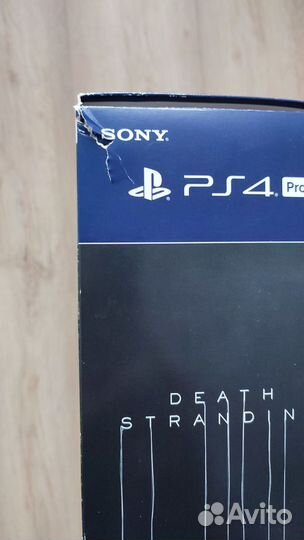 Коробка Sony PlayStation 4 Pro