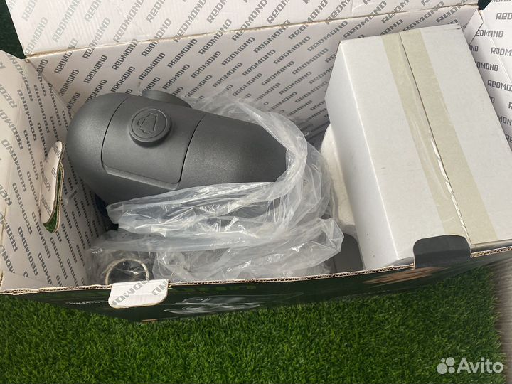 Кухонная машина Redmond RKM-4021