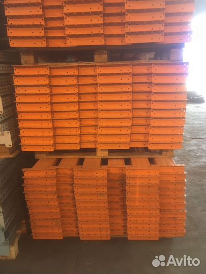 Стеллажи металлические бу(складские)