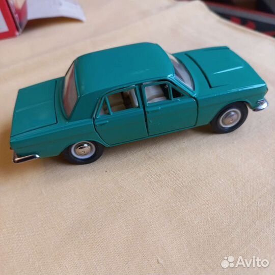 Модель автомобиля газ 24 Волга