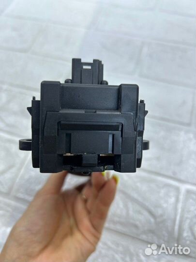 Подрулевой переключатель поворотников Bmw 3 Series