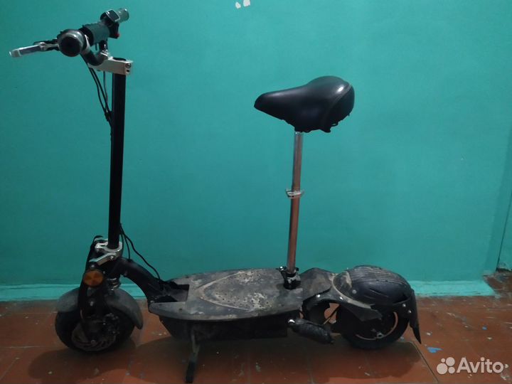 Электросамокат c мотор-колесом на 1000W с сиденьем