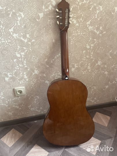 Классическая гитара шестиструнная