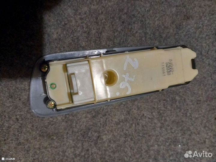 Блок упр. стеклоподьемниками на toyota sienta NCP8