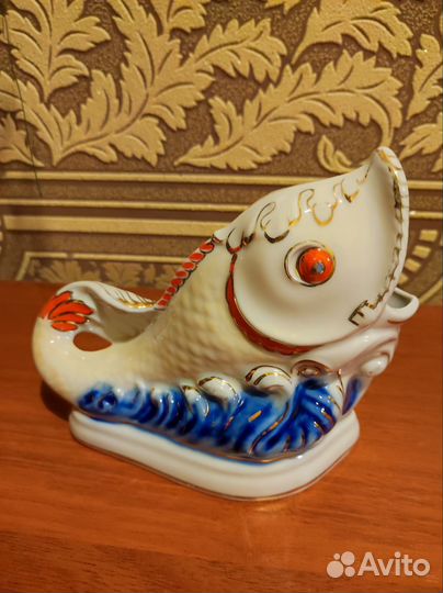 Статуэтка фарфоровая 