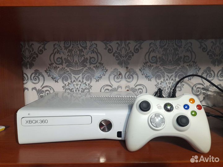 Xbox 360 slim White прошит 320gb Freeboot RGH 3.0