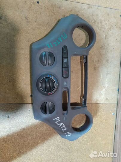 Блок управления климат-контролем Toyota Platz