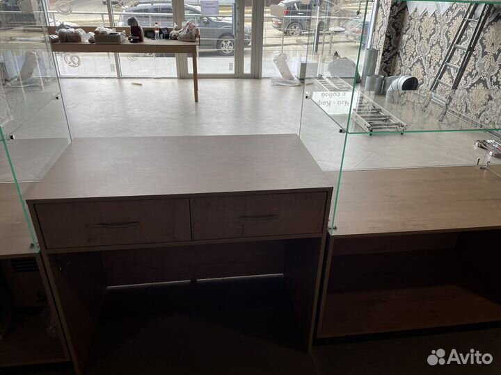 Стеклянная полка