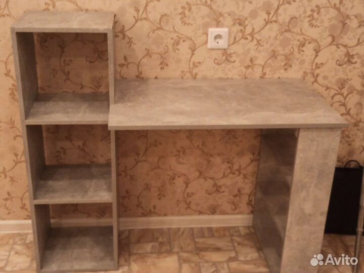 Письменный стол