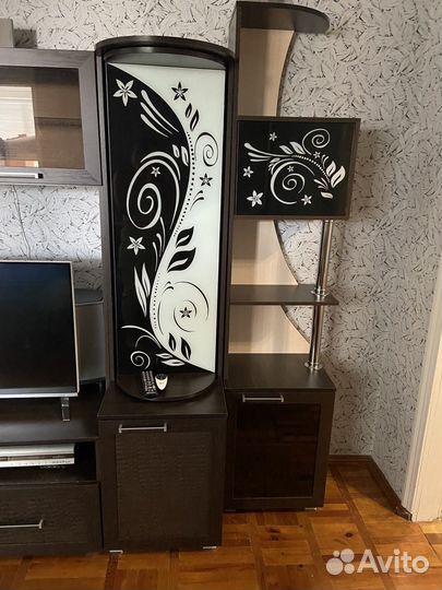 Стенка в гостиную со шкафом бу, горка под тв