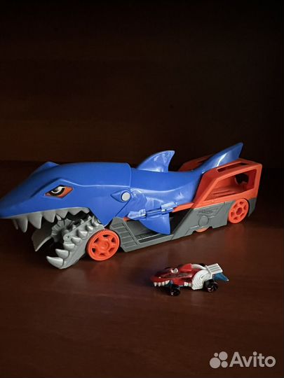 Игровой набор hot wheels грузовик Голодная акула