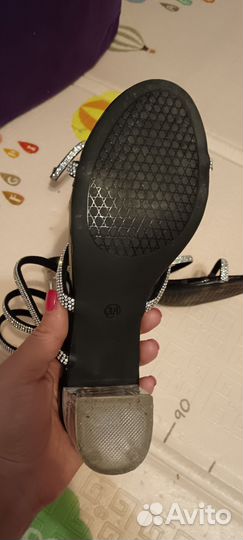 Босоножки женские