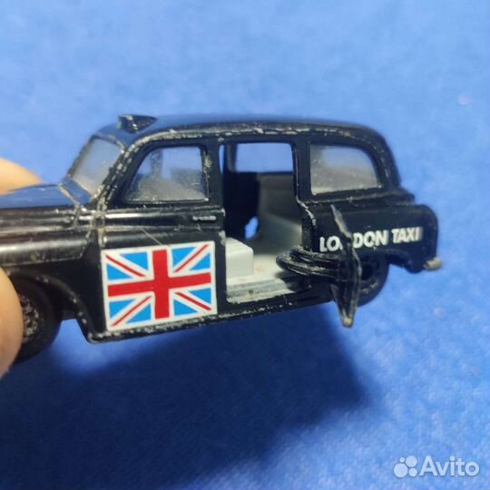 Модель автомобиля matchbox taxi FX4R 1986 1/60