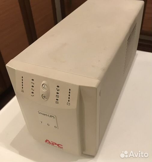 Ибп APC Smart UPS 700
