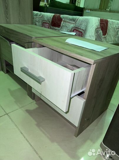 Тумба прикроватная