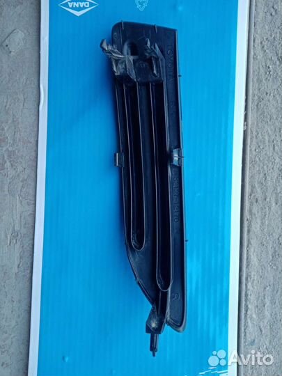 Заглушка в бампер правая, Тойота Королла Е12