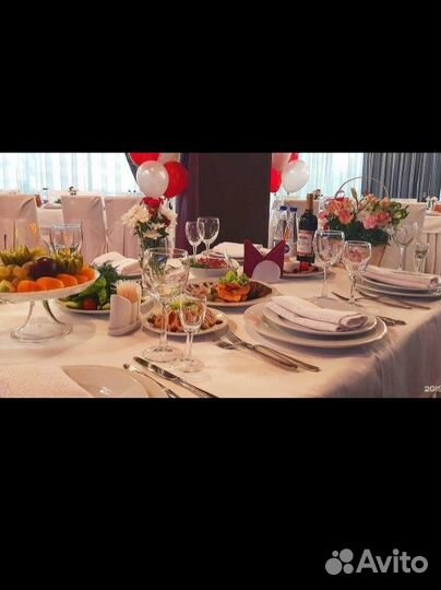 Кассир в столовую кухоный работник и повар