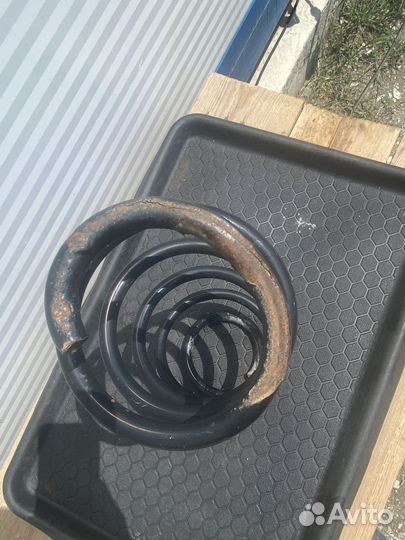 Пружина передней стойки VW Touran