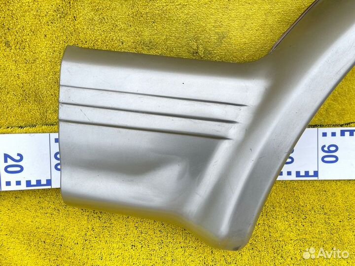 Накладка на крыло задняя правая Mitsubishi