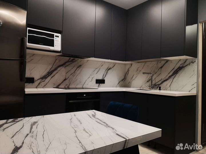 Стеклянные фартуки для кухни. Скинали