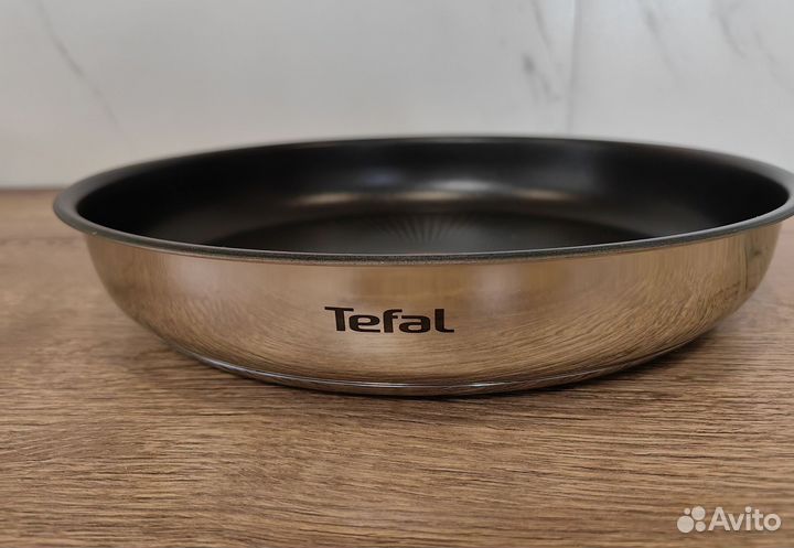 Сковорода Tefal Ingenio Emotion 28 см - Новая