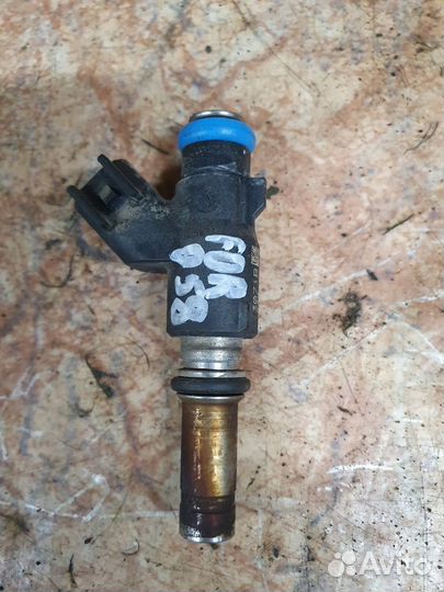 Форсунка топливная 1.6 Z16XER ркпп Opel Astra H