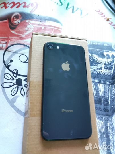 iPhone 8, 64 ГБ
