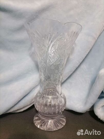 Большая хрустальная ваза