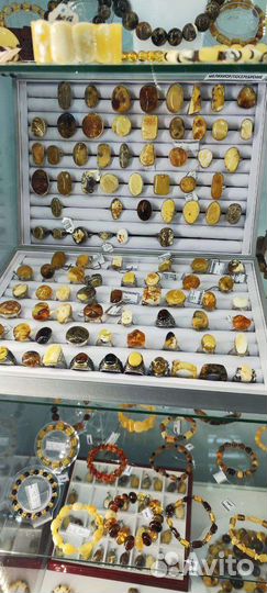 Кольцо мужское янтарь