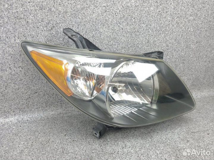 Фара передняя правая Toyota Voltz ZZE137 1zzfe