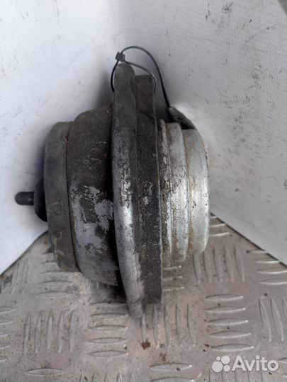 Подушка двигателя 22116750727 бмв X5 2003г 4.4л