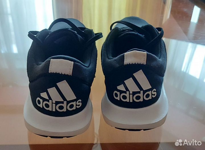 Женские кроссовки Adidas размер 39