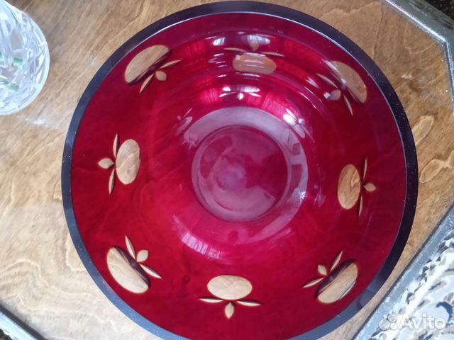 Ваза из красного стекла СССР