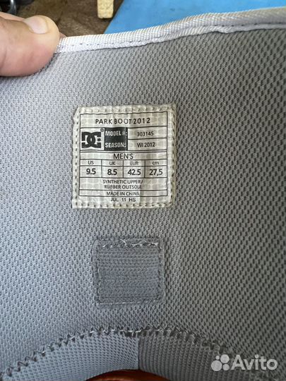 Сноуборд с креплениями + ботинки