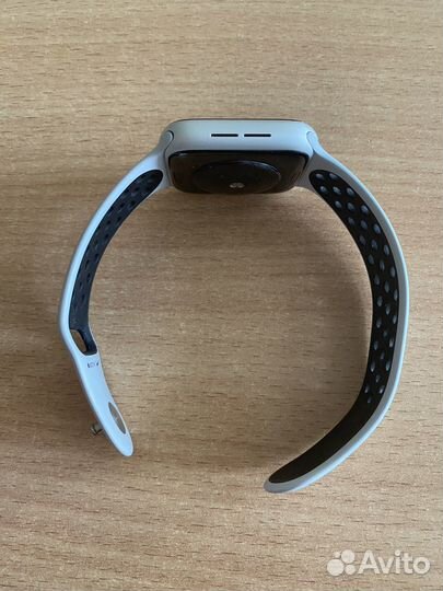Apple watch se44 mm nike