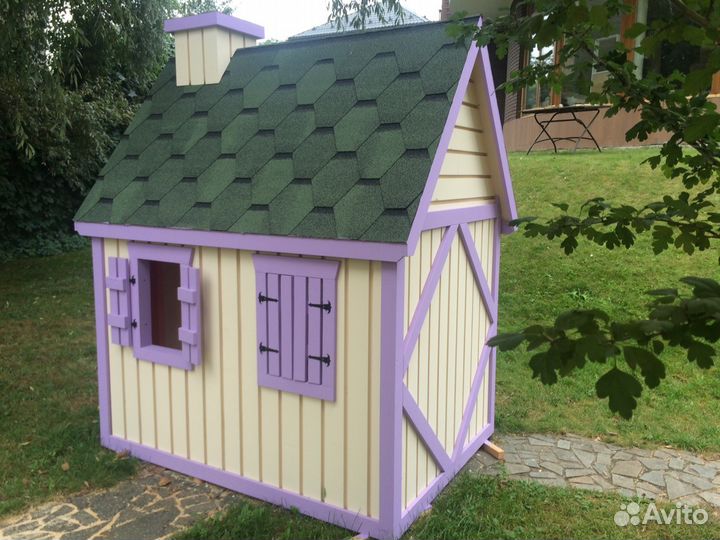 Детский домик из дерева