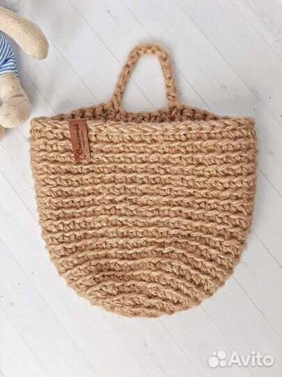 Интерьерная корзинка из джута